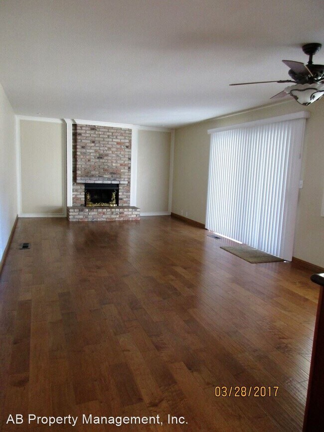 Building Photo - 4 br, 2 bath House - 5453 Blackbird Drive