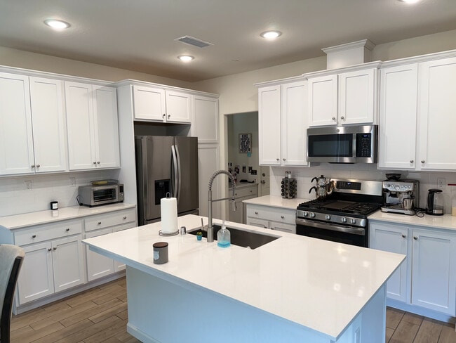 Building Photo - 6390 E Meritage Dr