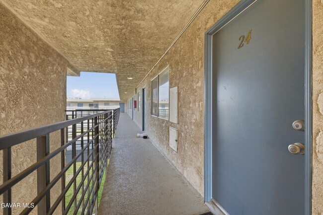 Foto del edificio - 5036 W Ave L8