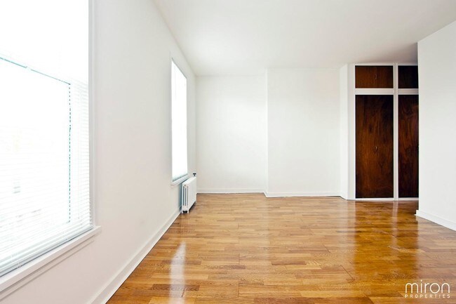 Building Photo - 220 Eckford St