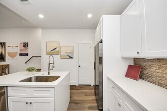 Building Photo - 7502 B Carver Rd