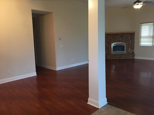 Foto del edificio - 9774 Spring Valley Rd