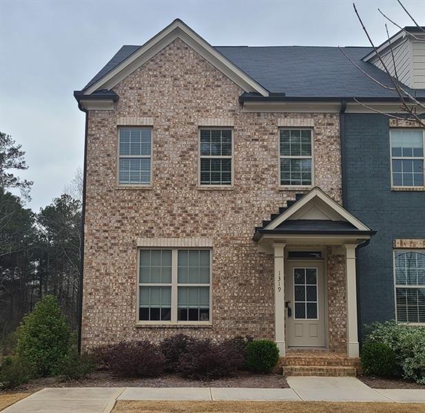 Primary Photo - 1319 Hillcrest Dr