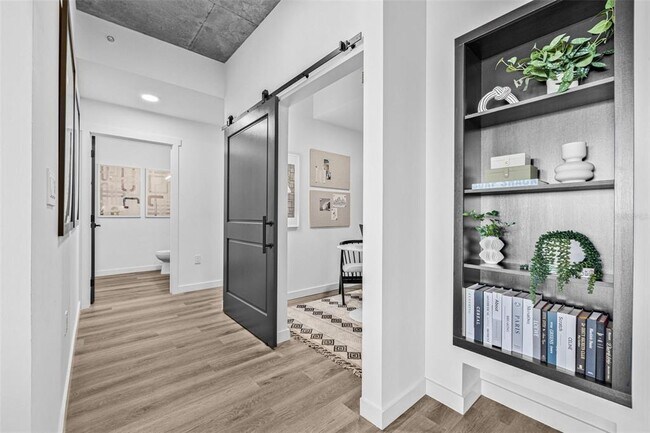 Foto del edificio - 221 Main St N