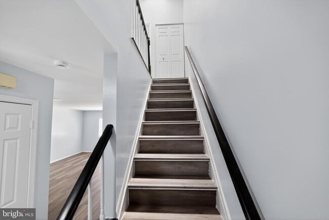 Building Photo - 17 Wellspring Cir