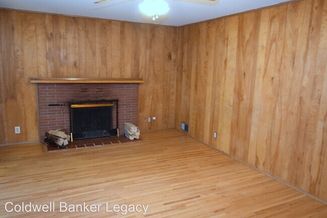 Building Photo - 3 br, 2 bath House - 9512 Shoshone Rd NE