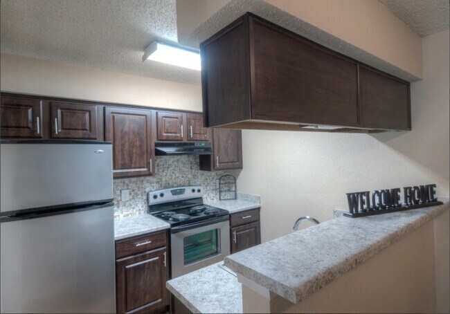 Foto del edificio - 8524 Burnet Rd