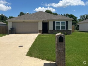 Building Photo - 5141 Yukon Dr