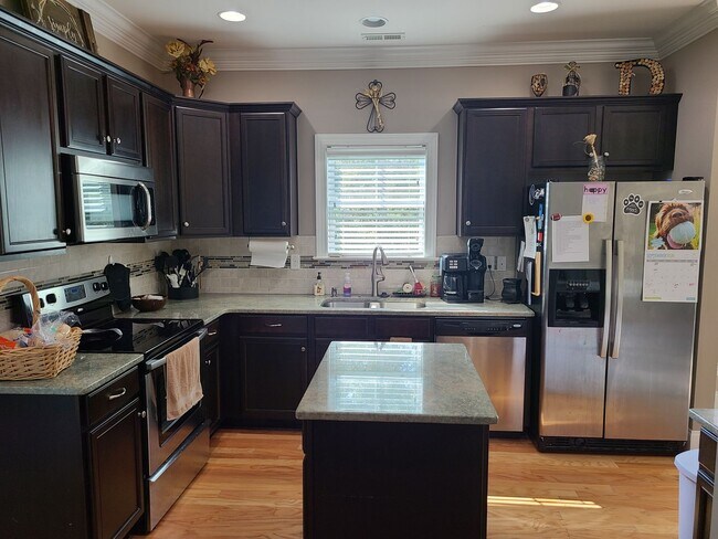 Foto del edificio - 3 Bed, 2.5 Bath unfurnished home in Chadwick Shores Community Sneads Ferry
