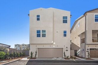 Building Photo - 1220 Windmill Rd