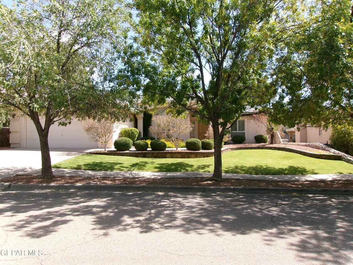 Foto principal - 6908 Rock Canyon Dr