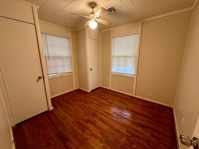 Foto del edificio - 727 NE 46th St