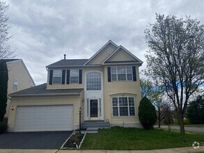 Building Photo - 6765 Sutton Oaks Way