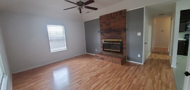 Foto del edificio - 7738 Staci Ct