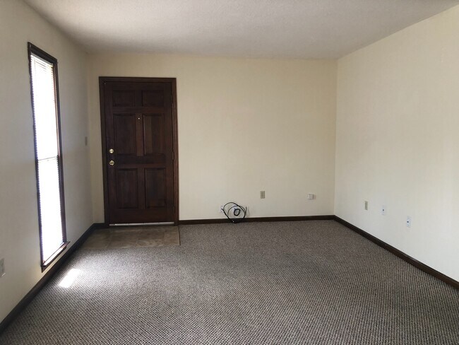 Building Photo - 18 Woodcreek Way