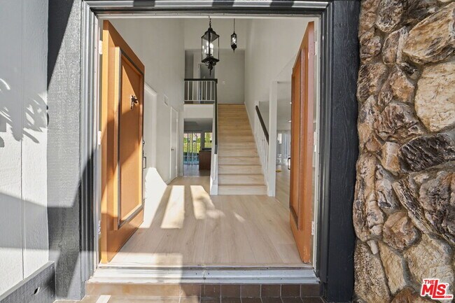 Foto del edificio - 243 Blanquita Way