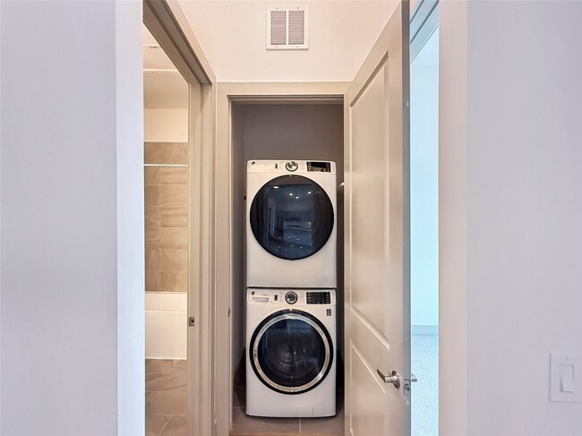 Building Photo - 170 Malone St