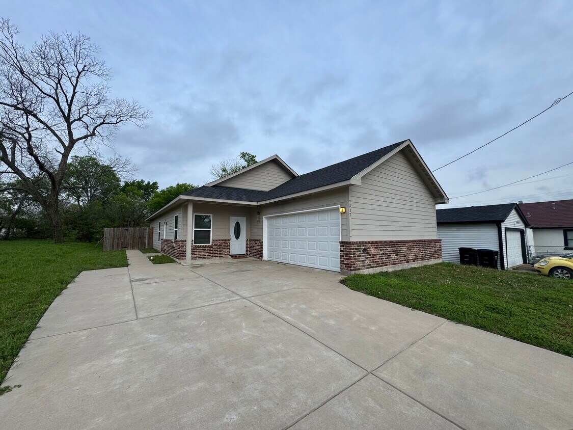 Foto principal - 2612 Texas St