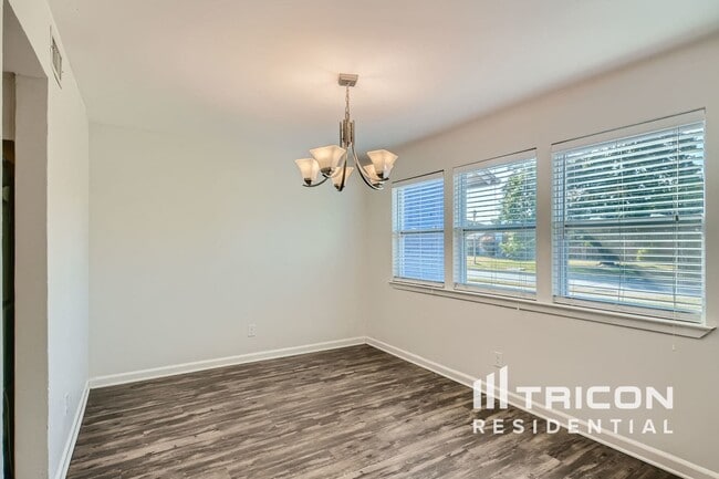 Foto del edificio - 1712 Hartford Dr