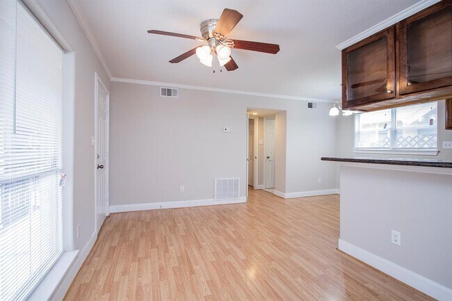 Building Photo - 1412 Hawthorne St