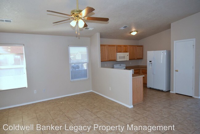 Building Photo - 3 br, 2 bath House - 2833 CIELO AZUL DR NE