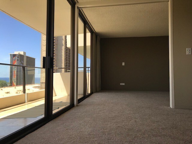 Foto del edificio - Waikiki Wailana 2 Bed 2 bath 1 Cov Park 14th Flr Park/Ocean View Condo (1860 Ala Moana, Unit 1402...