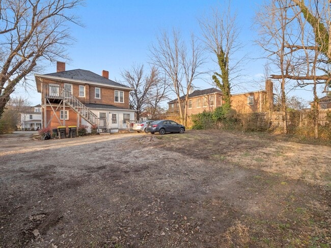 Building Photo - 115 Diamond Ave