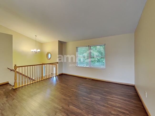 Foto del edificio - 204 Inverness Trl