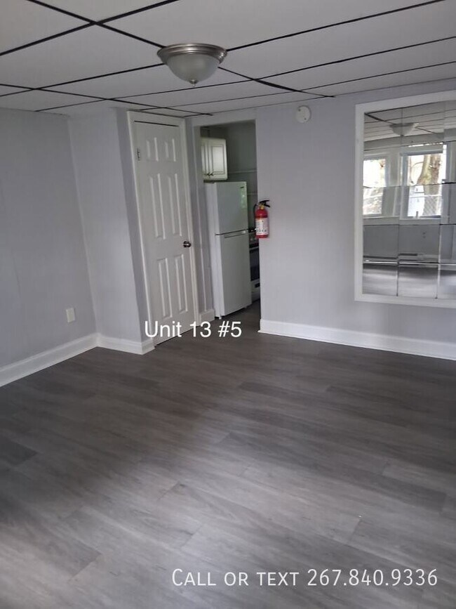 Foto del edificio - 674-684 Stuyvesant Avenue , 13-15 Christoph Ave-674-2