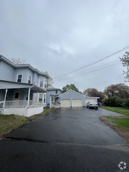 Building Photo - 34 N Maple St