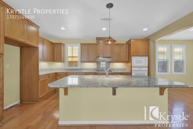 Building Photo - Gorgeous Mare Island retreat