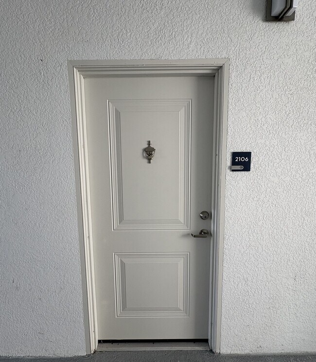 Interior Photo - The Crest at Naples