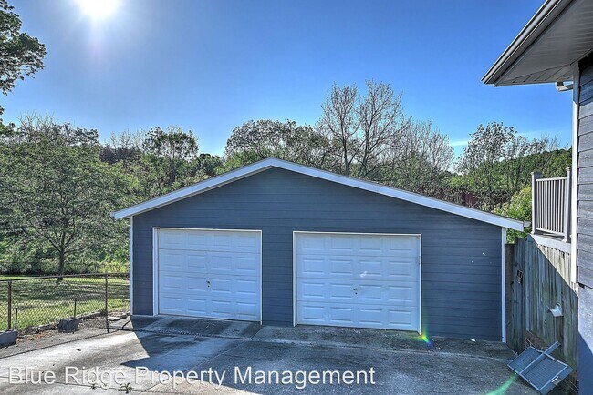 Building Photo - 3 br, 2 bath House - 609 Midfield Drive
