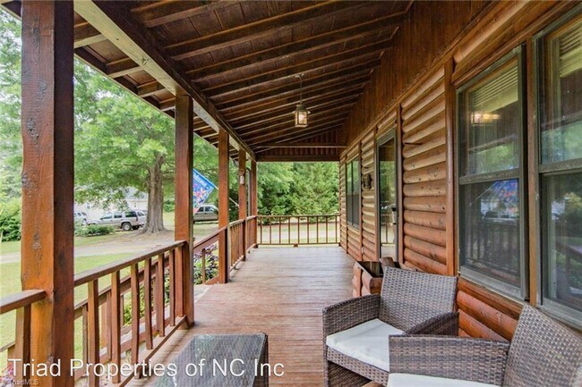 Building Photo - 2 br, 2 bath House - 3694 SE School Rd