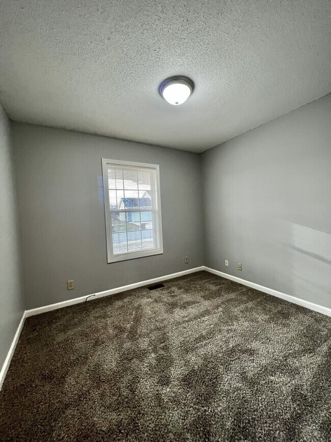 Building Photo - 229 Grassmire Dr
