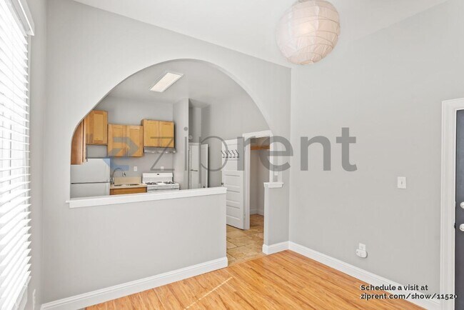 Building Photo - 5582 Vallejo St