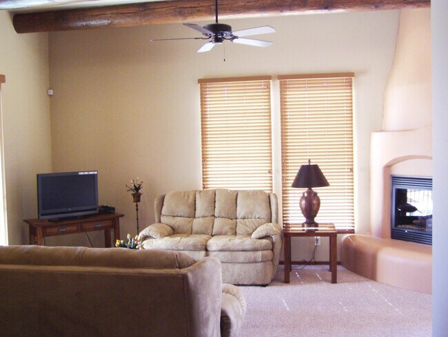 Foto del edificio - Nice Townhouse in Pueblo’s Gated Community