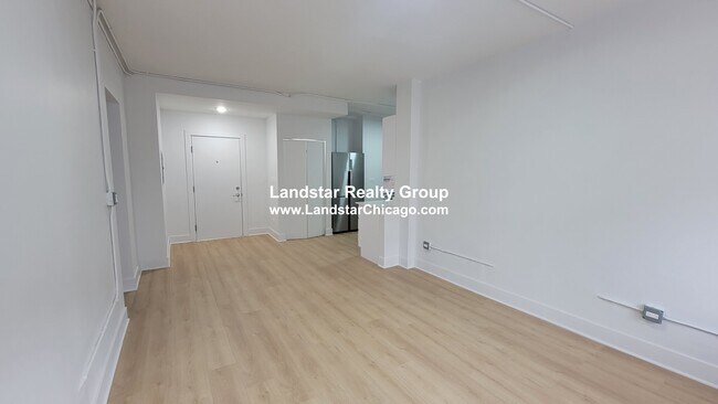 Foto del edificio - 1359 W Estes Ave