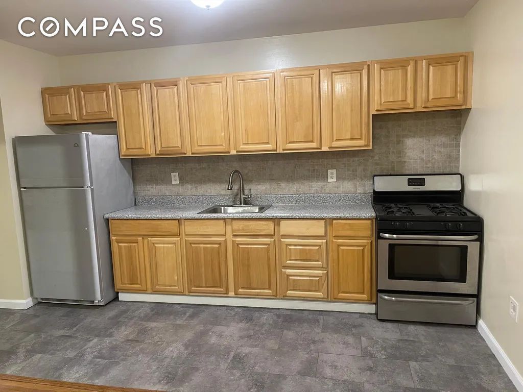 373 E 95th St Unit 2, Brooklyn, NY 11212 Room for Rent in Brooklyn