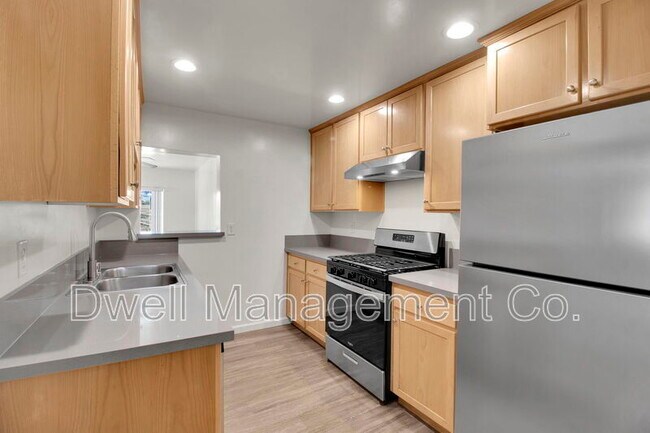 Foto del edificio - 9105 Rosedale Dr