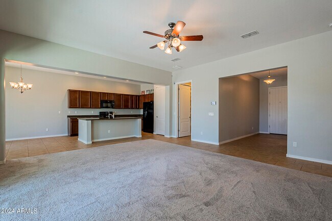 Building Photo - 21263 W Sycamore Dr
