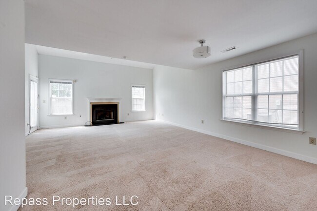 Foto del edificio - 3 br, 2 bath House - 6940 Somerset Farms C...