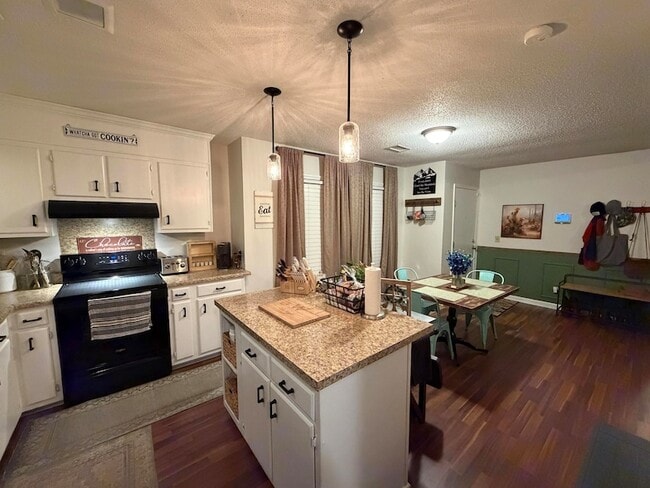 Building Photo - 101 Egret Ave