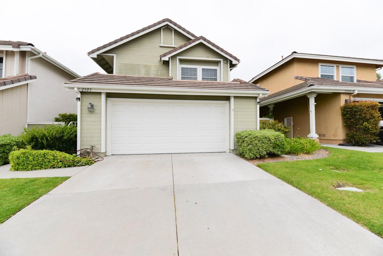 Primary Photo - FANTASTIC FOUR BEDROOM THREE FULL BATH wit...