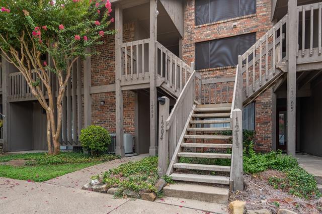 Primary Photo - 1204 Signal Ridge Pl