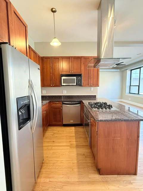 Foto del edificio - 1107 W Lawrence Ave