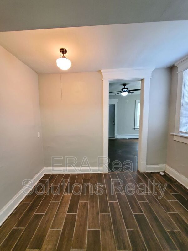 Building Photo - 1623 Franklin Park S