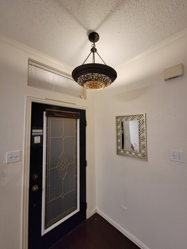 Foto del edificio - 4107 Crest Ridge Dr