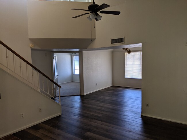 Building Photo - Tempe 3/2 available in August. 1.5 miles f...