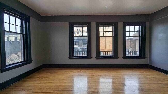 Foto del edificio - 346 S Rose St